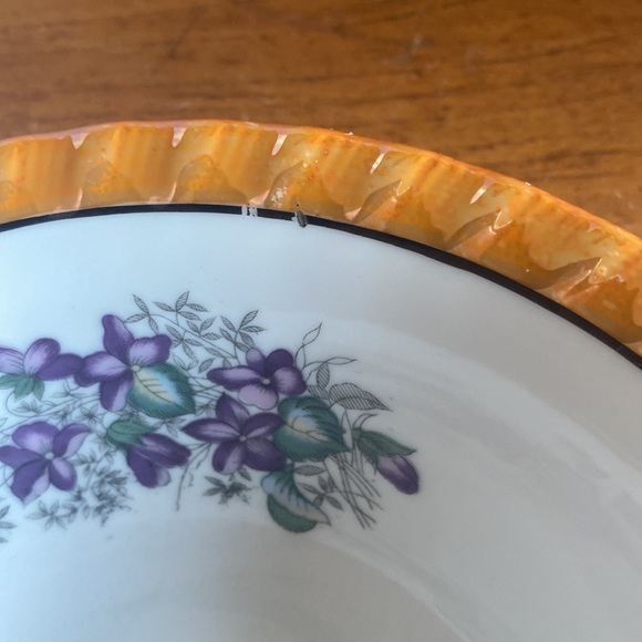 Vintage Yamatsu Japan china 7” bowl with peach luster edge and violet accents - Picture 4 of 7